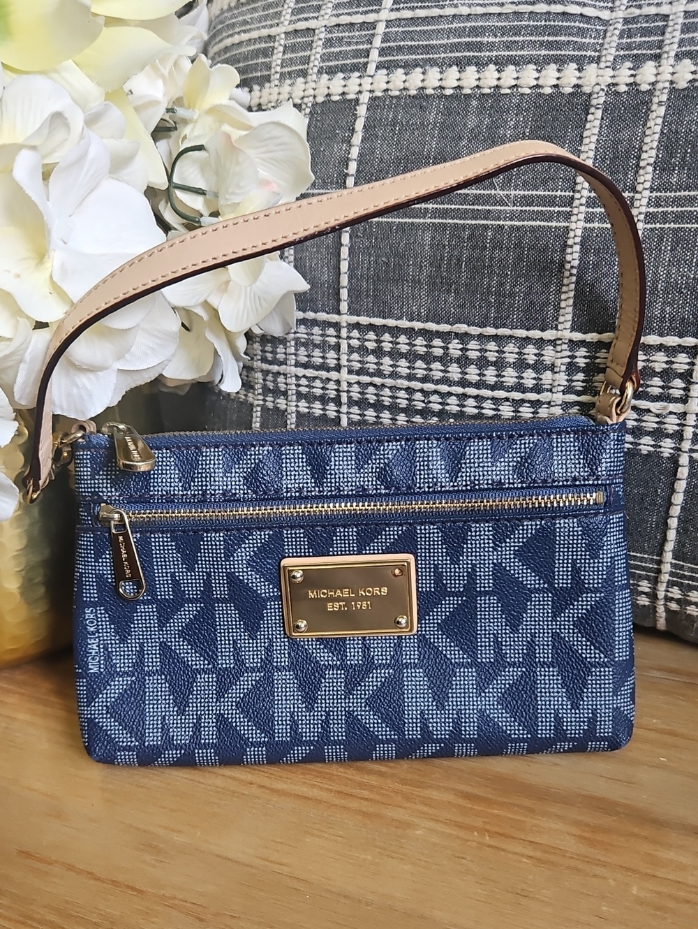 Michael Kors Navy Jet Set Signature MK Wristlet
